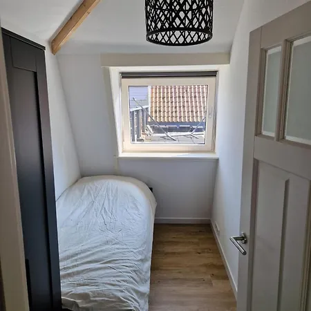 Gerenoveerde Jaren 1930 Woning In Hartje Medemblik